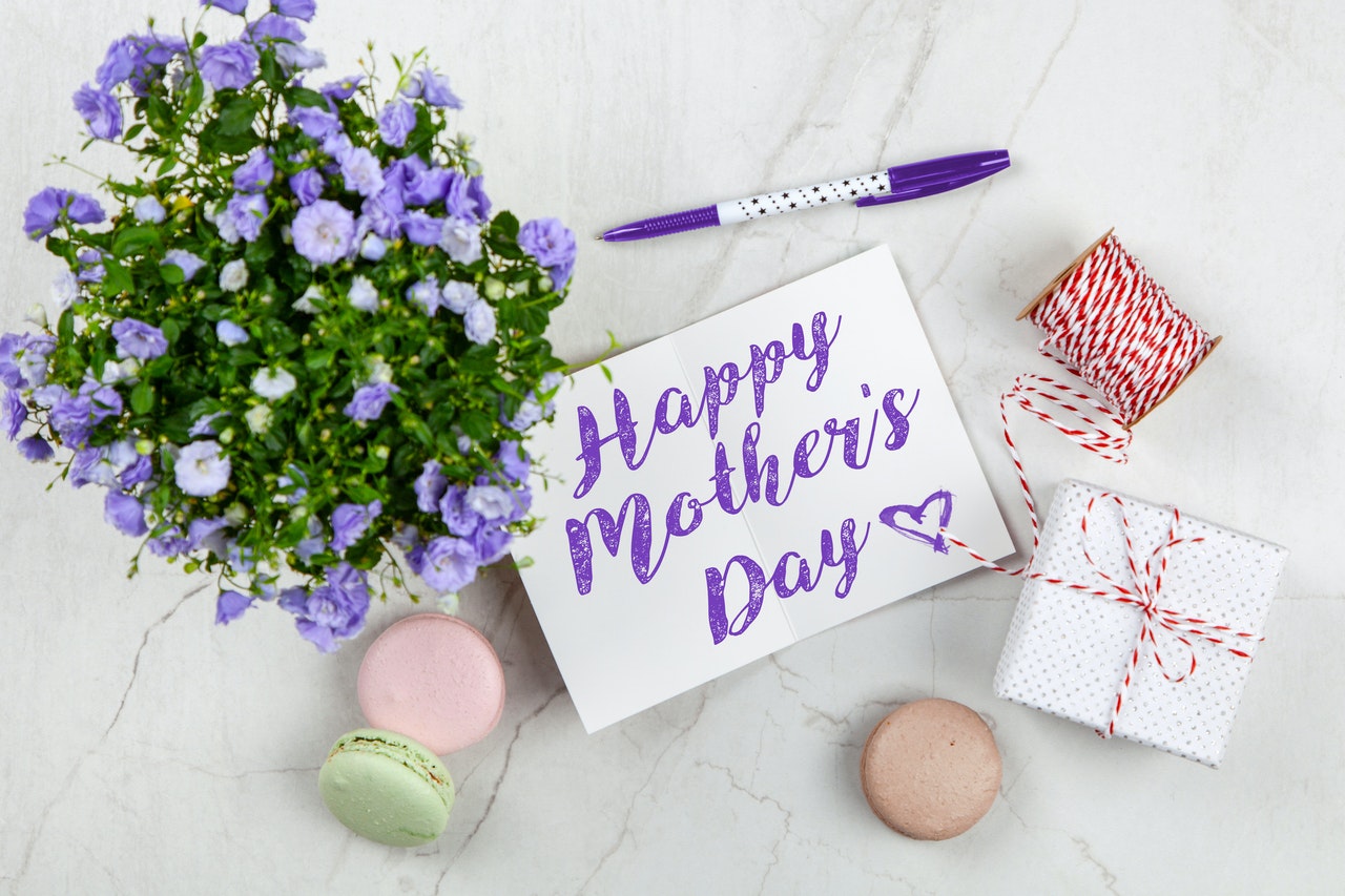 The Best Vegan & Ethical Gifts for Mother’s Day 2022